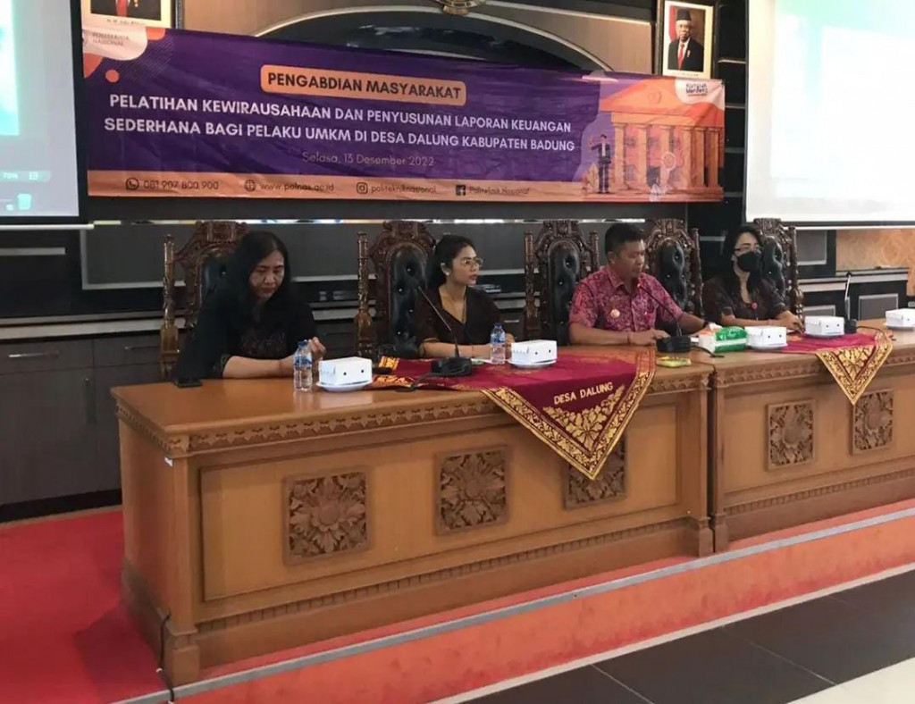 Politeknik Nasional Denpasar Lakukan Pelatihan Di Desa Dalung bertajuk “Mengelola Perencanaan Keuangan Sederhana”